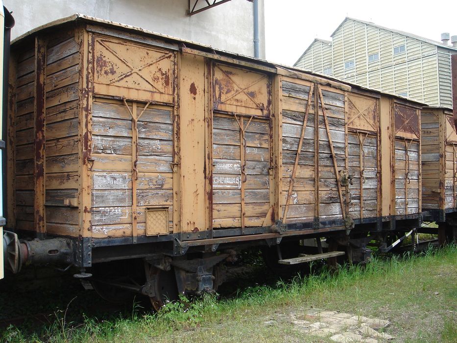 wagon couvert type Ouest 1904 ou ETAT I, à essieux parallèles, à voie normale, Kf 350 854 - © Ministère de la Culture (France), Conservation des antiquités et des objets d’art d'Indre-et-Loire - Tous droits réservés