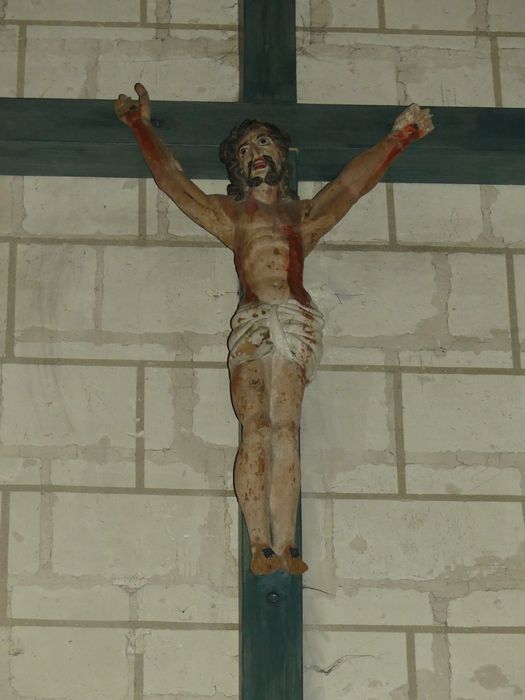 statue : Christ en croix