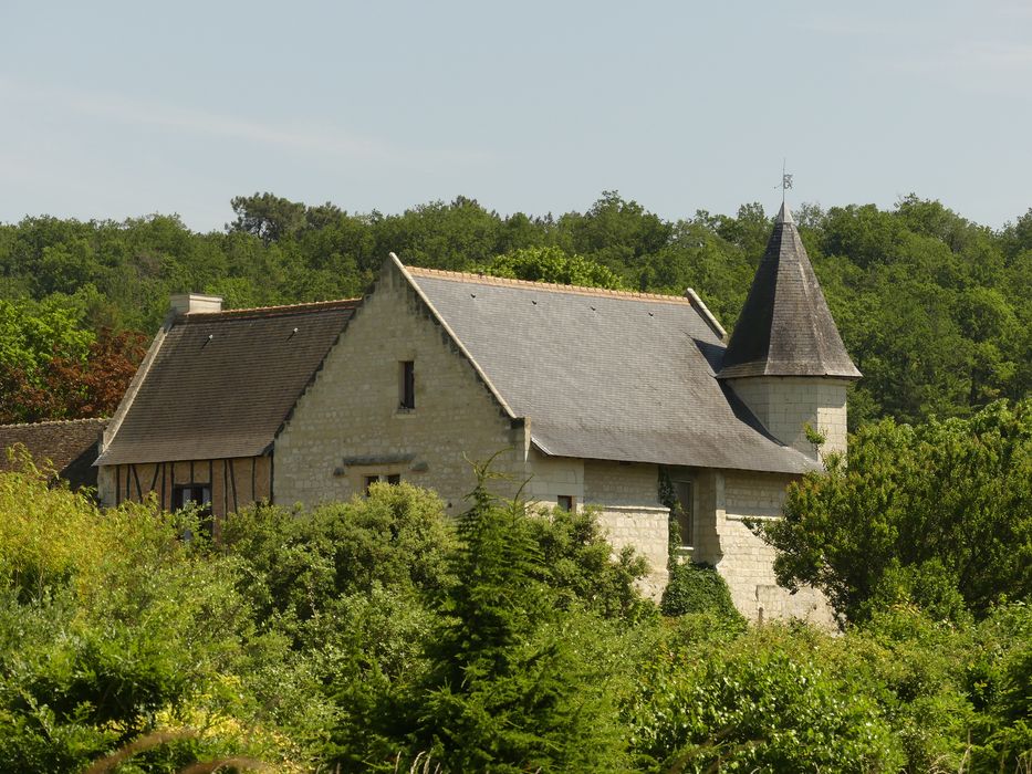 vue partielle du château dans son environnement depuis le Nord-Ouest