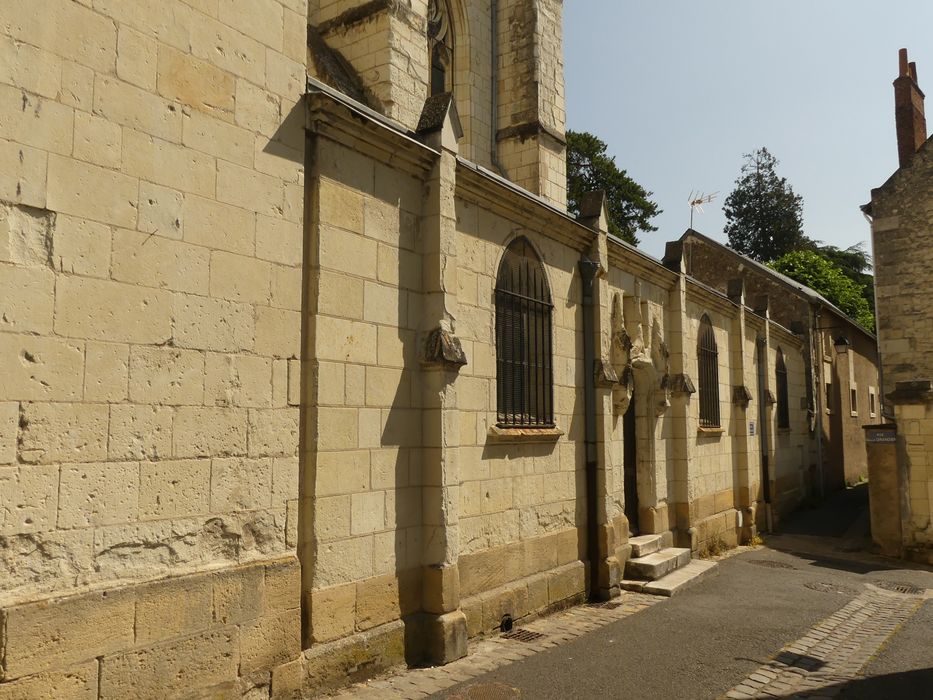 façade latérale sud, vue partielle