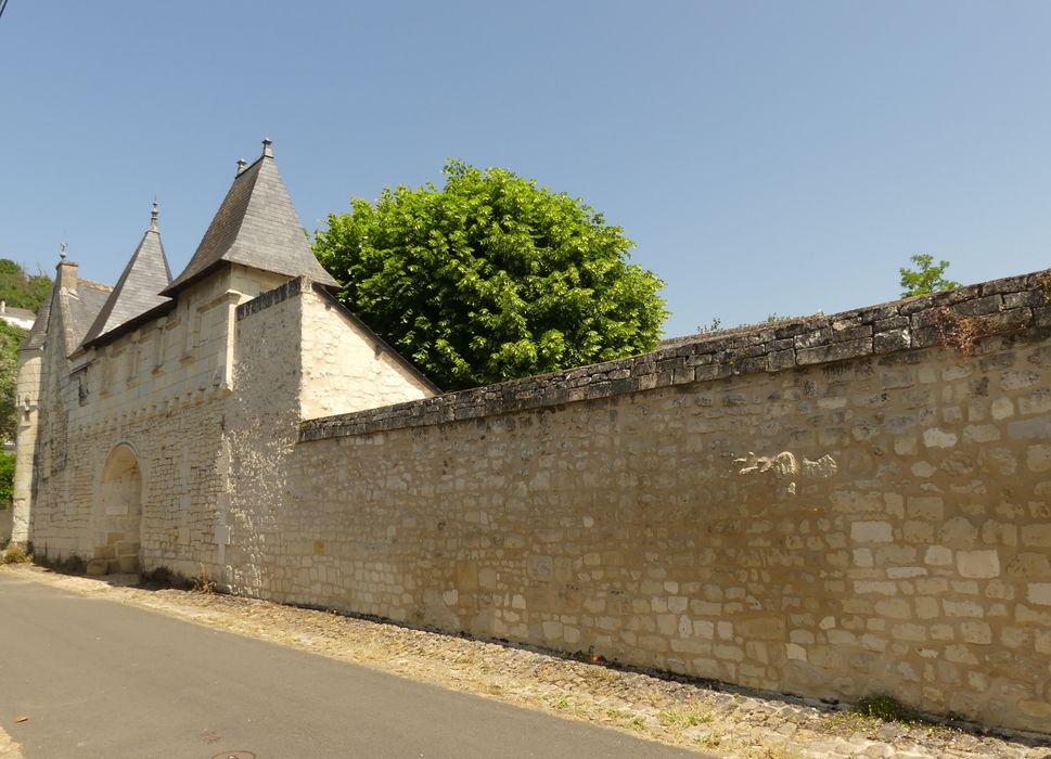 façade ouest sur rue