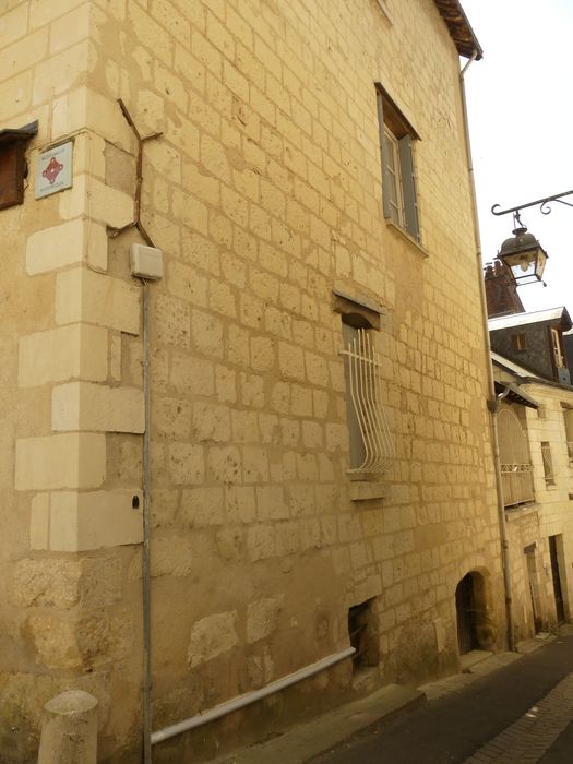 façade latérale sur la rue de la Chapelle de Chinon