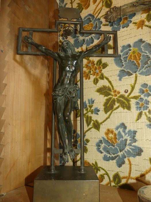 Crucifix avec l'anneau de la dernière abbesse de Limeray