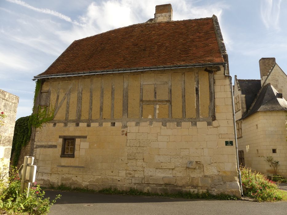 façade latérale sur rue