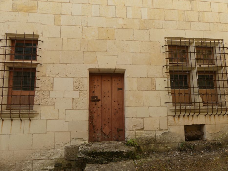 façade postérieure, porte d’accès