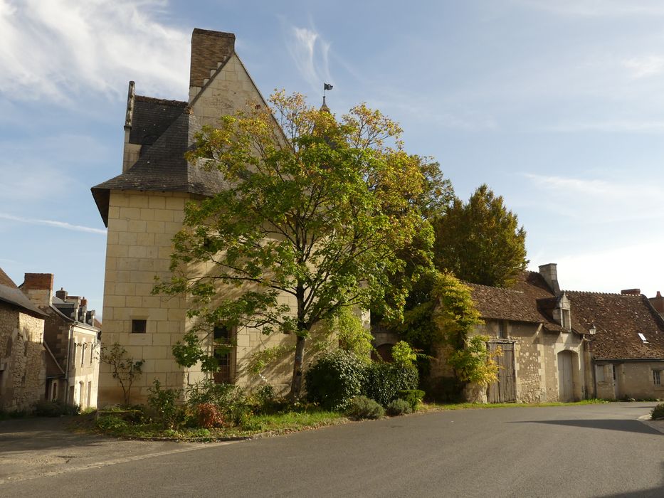 façade latérale, vue partielle