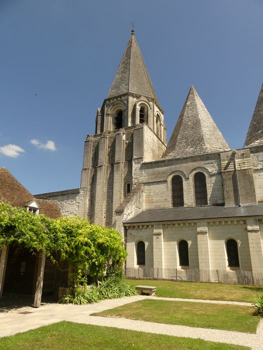 façade latérale sud, vue partielle