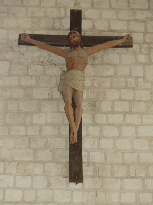 statue : Christ en croix