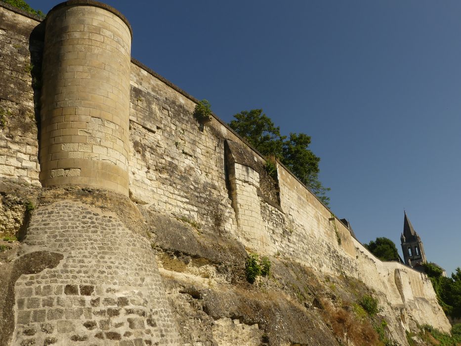 vue partielle de l’enceinte