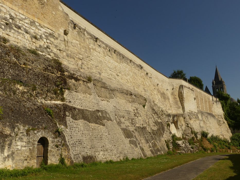 vue partielle de l’enceinte