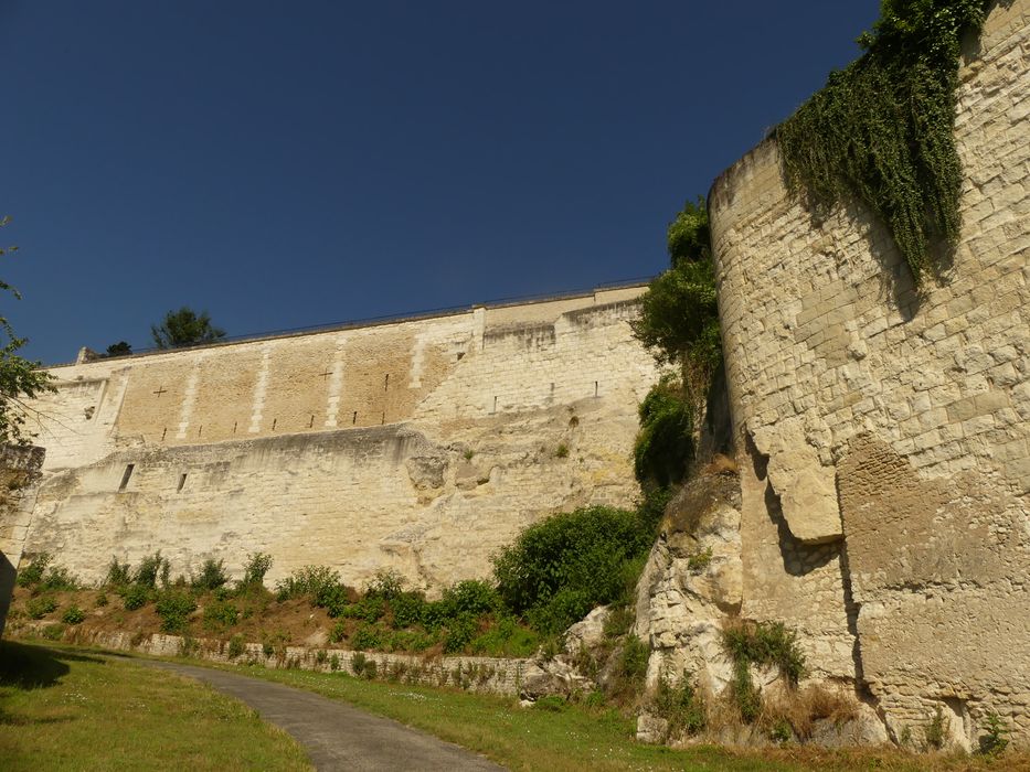 vue partielle de l’enceinte