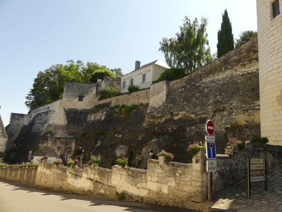 vue partielle de l’enceinte