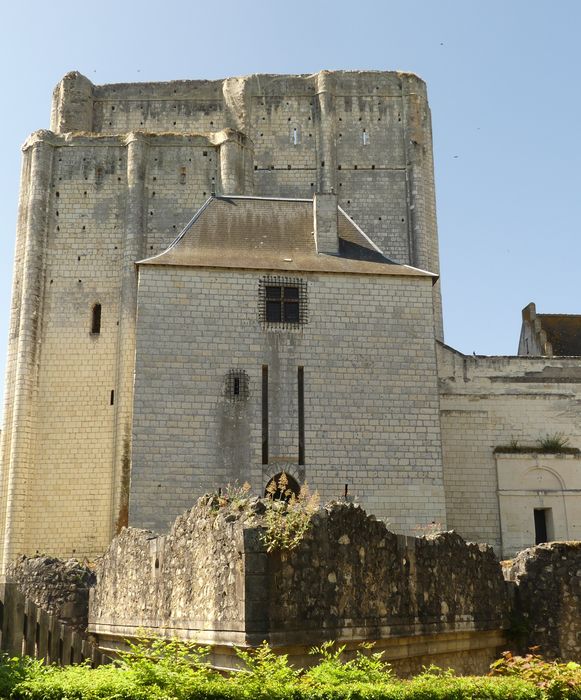 tour porte, façade nord