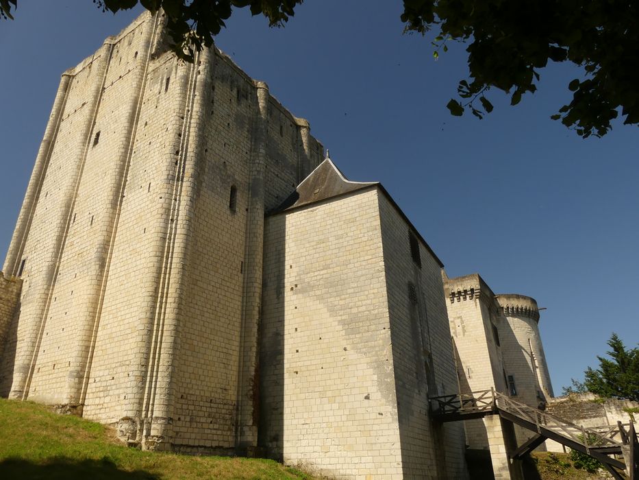 donjon, élévations nord et est