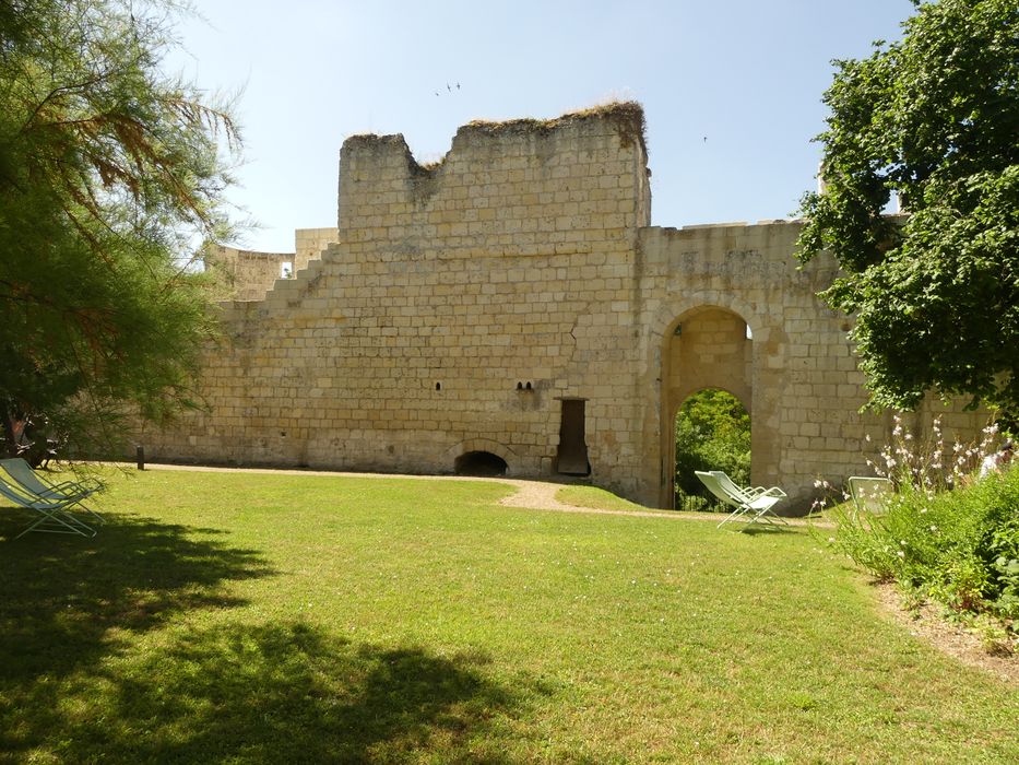 donjon, chemise sud