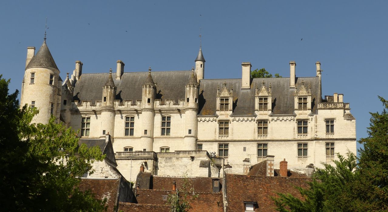 logis royal, façade est