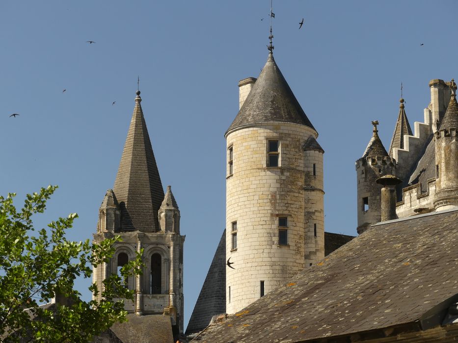 logis royal, tour isolée sud