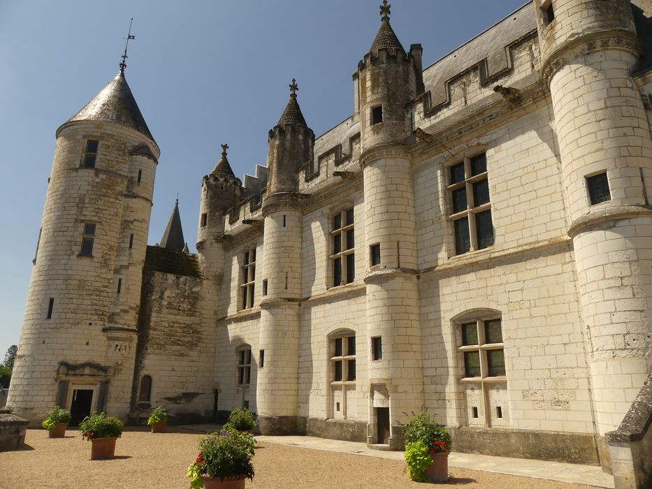 logis royal, façade est, vue partielle