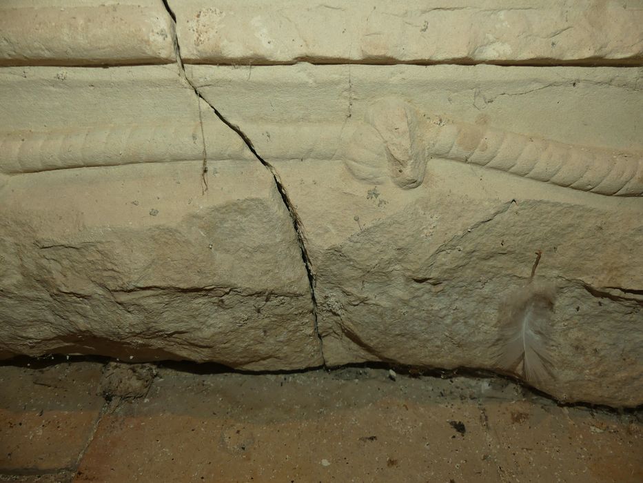 bas-relief armorié n°1, détail