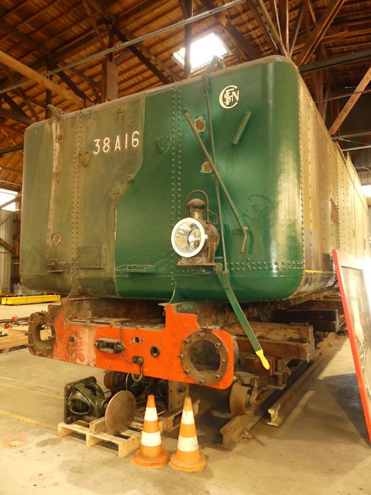 locomotive à vapeur : tender 38 A 16