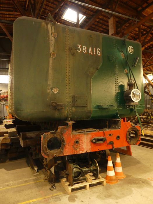 locomotive à vapeur : tender 38 A 16