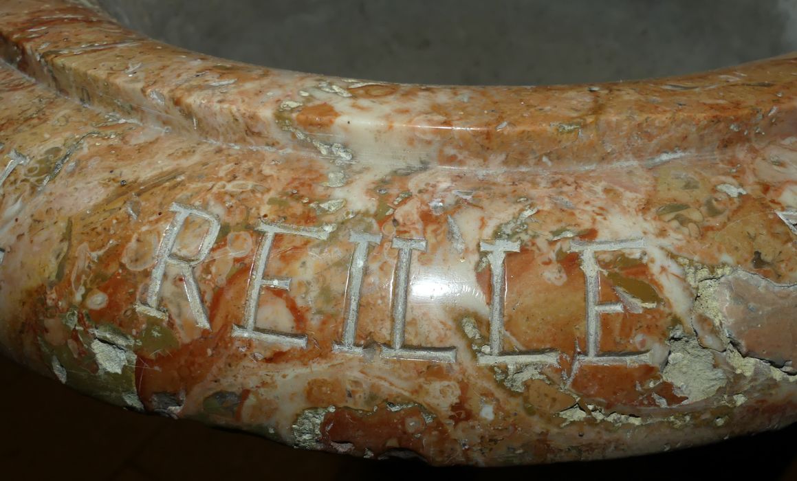 bénitier, détail de l’inscription