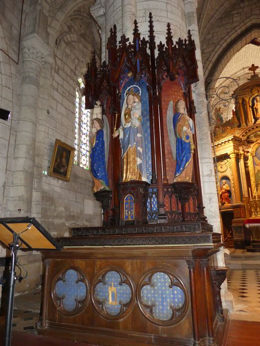 Autels de la Vierge et de saint Laurent avec leurs retables néogothiques