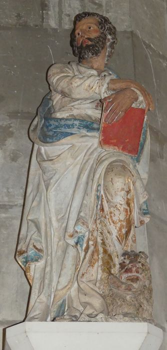 2 statues : Deux évangélistes