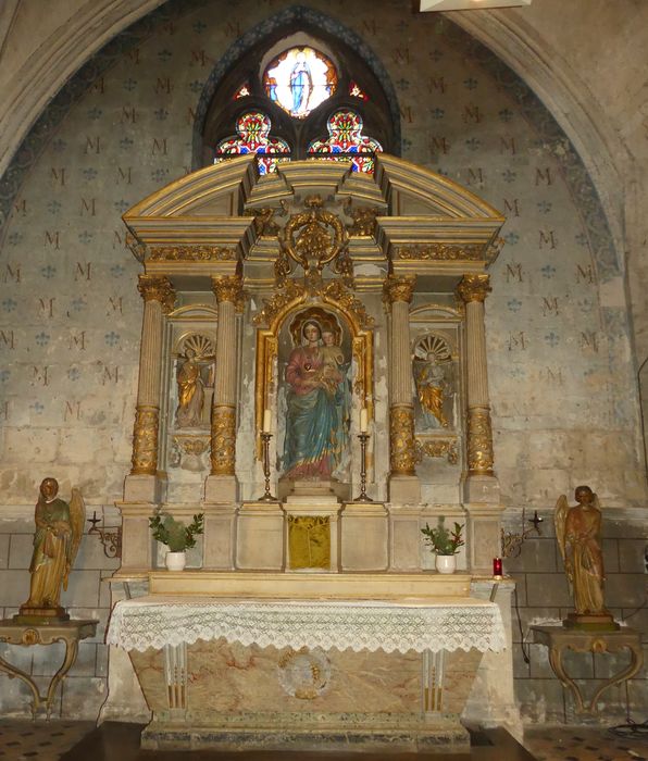 Autel-retable de la Vierge avec trois statues représentant du nord au sud : Sainte Cécile, la Vierge à l'Enfant, Sainte Agnès