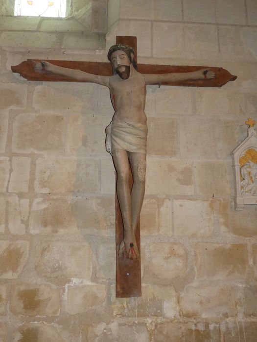 statue : Christ en croix