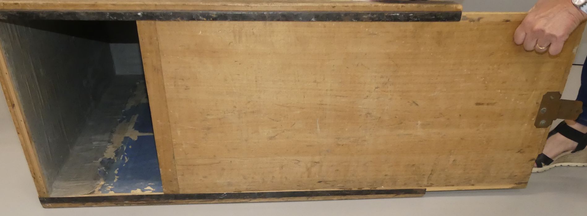 caisse de la maquette du couvent du carmel de Tours