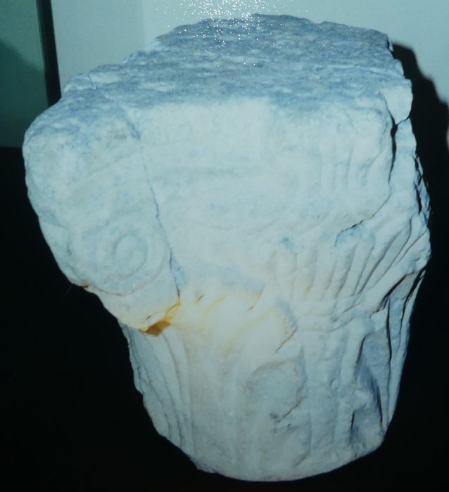 Chapiteau mérovingien