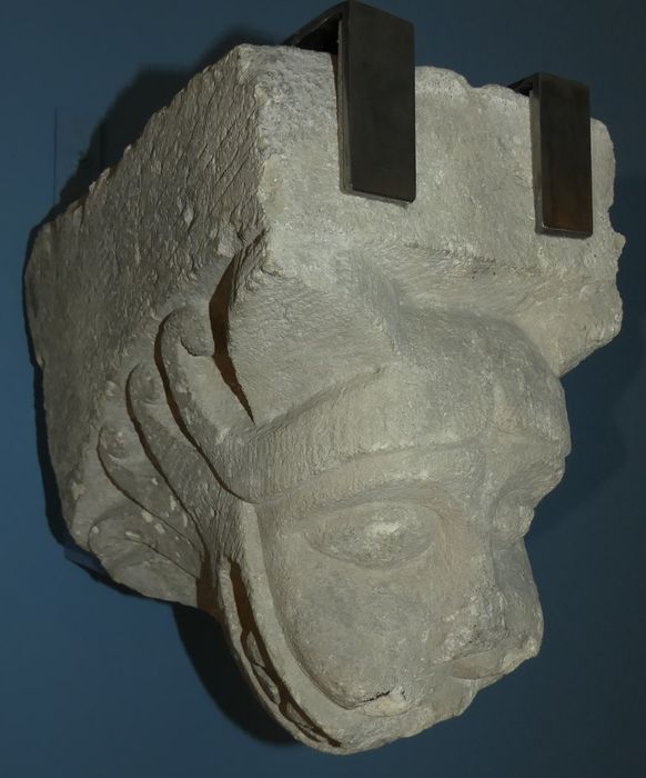 Modillon de corniche (tête de lion)