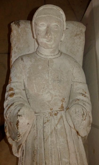 statue (gisant, grandeur nature), vue partielle