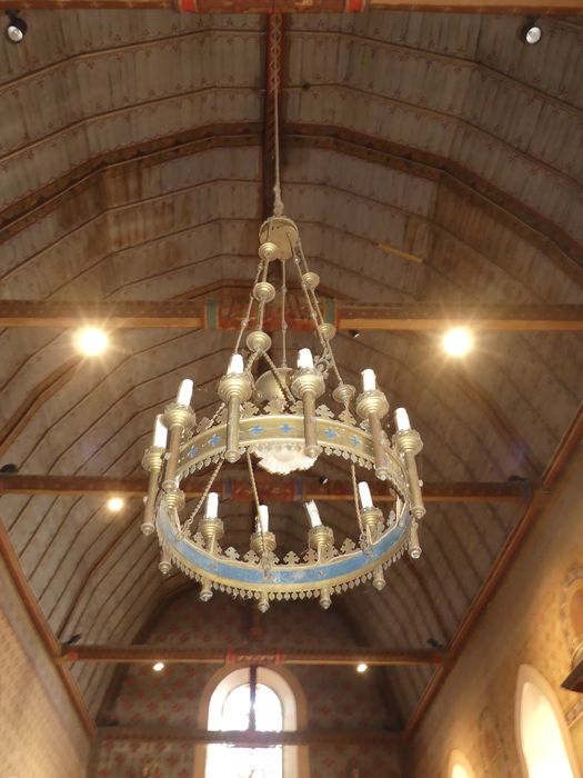 lustre d’église (couronne de lumière)