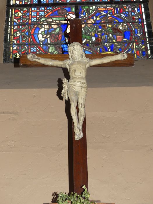 statue (statuette) : Christ en croix