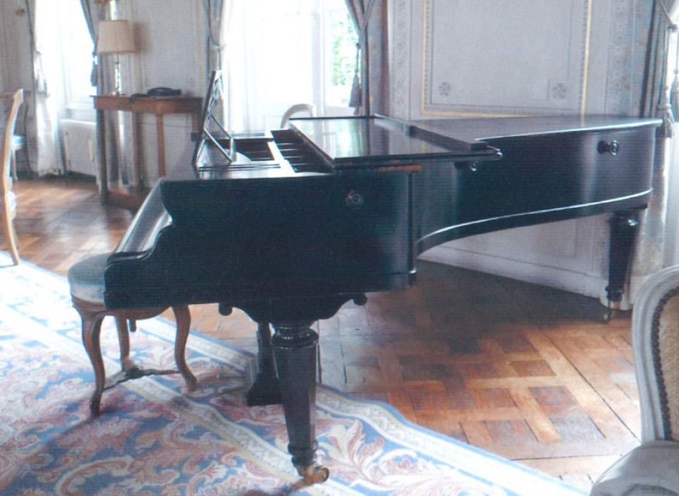 Piano à queue