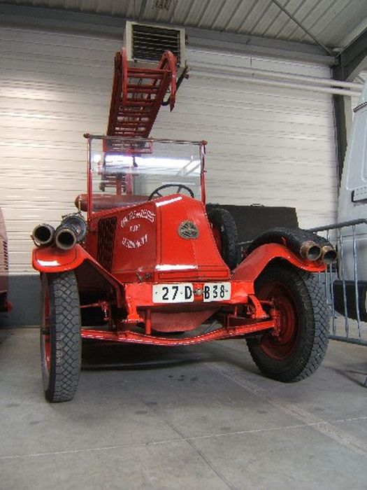 autopompe à incendie dite La Tatan - © Ministère de la Culture (France), Conservation des antiquités et des objets de l’Isère – Tous droits réservés