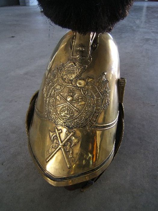 casque d'apparat - © Ministère de la Culture (France), Conservation des antiquités et des objets de l’Isère – Tous droits réservés 