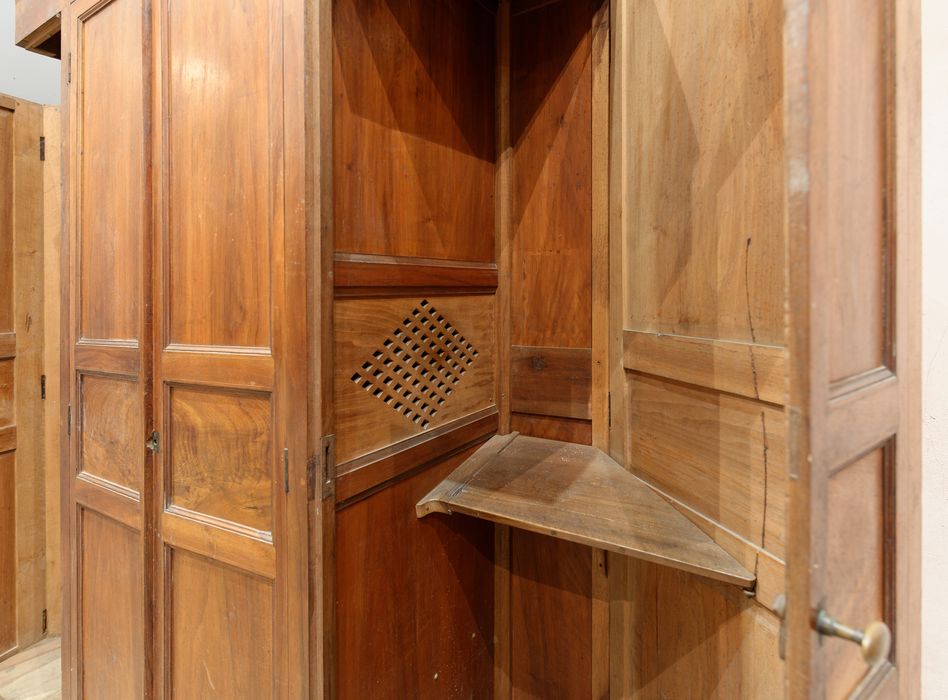 confessionnal - © Ministère de la Culture (France), Conservation des antiquités et des objets de l’Isère – Tous droits réservés