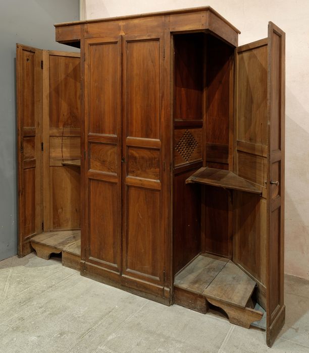 confessionnal - © Ministère de la Culture (France), Conservation des antiquités et des objets de l’Isère – Tous droits réservés 