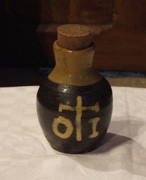 ampoule aux saintes huiles