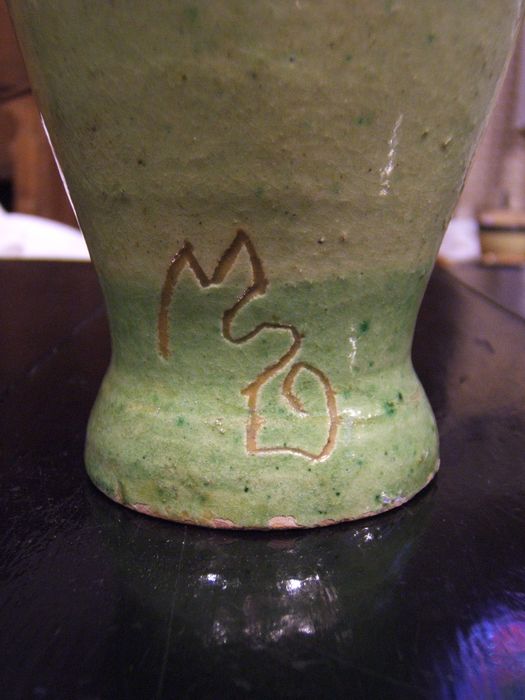 vase, détail de la signature