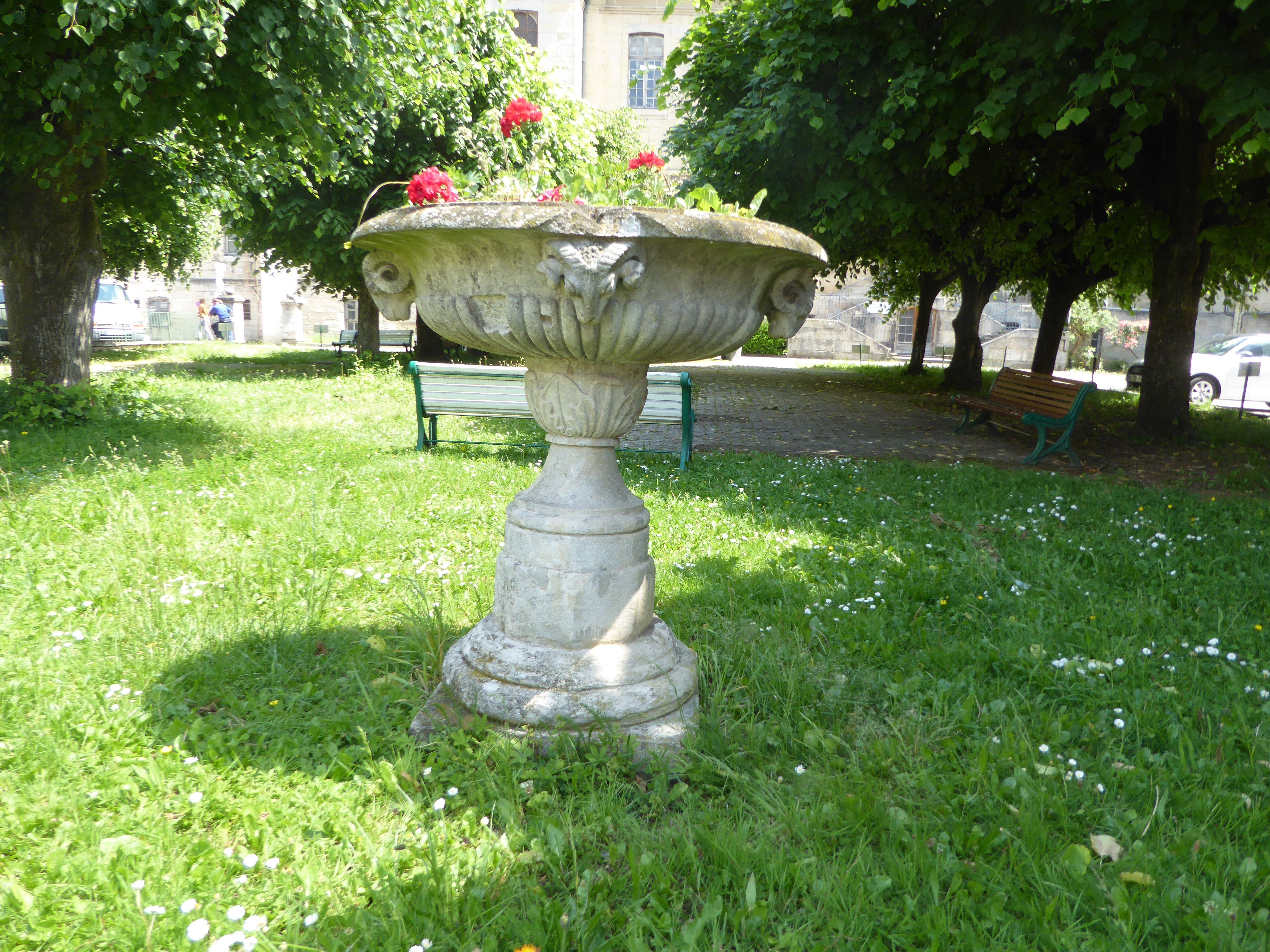 vasque de la cuisine, vue générale - © Ministère de la Culture (France), Conservation des antiquités et des objets d’art du Jura – Tous droits réservés