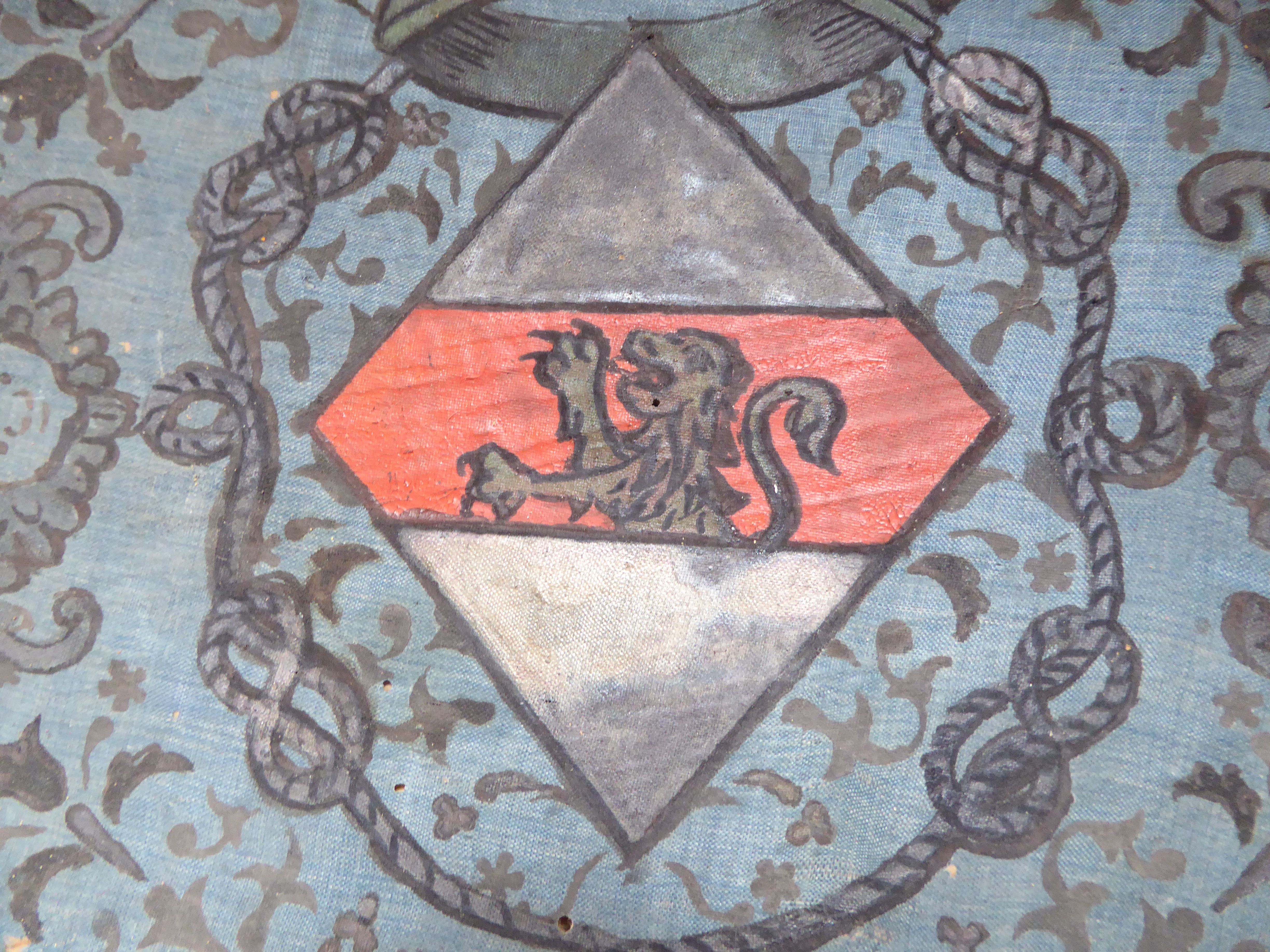 boîte reliquaire, détail de l'écusson
