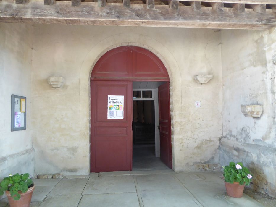 Eglise Saint-Maur : Portail occidental, vue générale