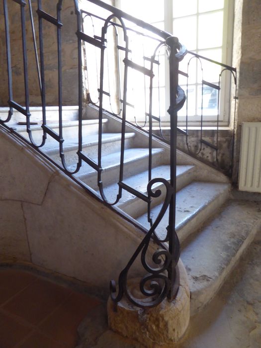 escalier, détail de la rampe en fer forgé