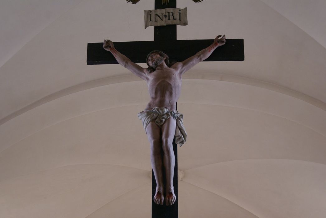 statue : Christ en croix