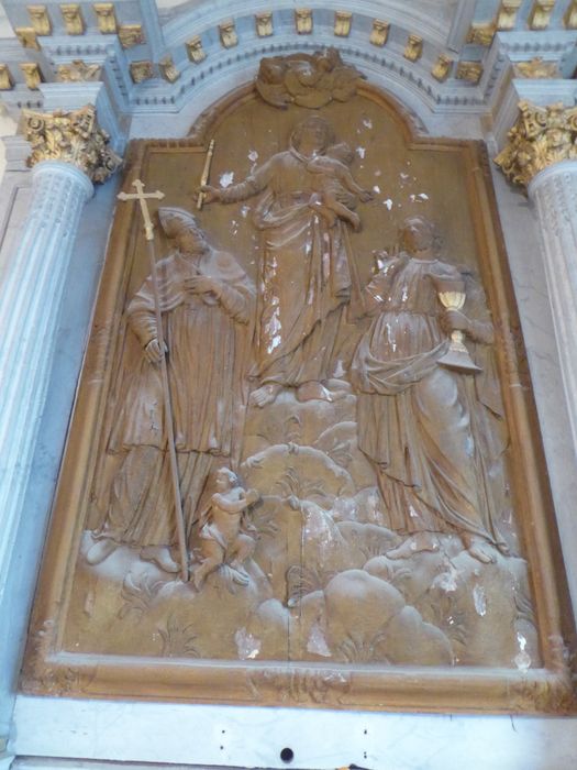 bas-relief (panneau sculpté) : Vierge à l'Enfant entre saint Claude et saint Jean - © Ministère de la Culture (France), Conservation des antiquités et des objets d’art du Jura – Tous droits réservés