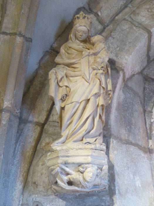 statue : Vierge à l'Enfant